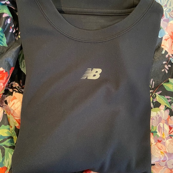 NEW BALANCE Mens M Black Blue Short Sleeve Workout Top & Jacket Set Great Look! - Picture 12 of 14